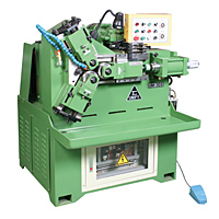 3-die thread rolling machine is specially designed for tubular processing. Equilateral triangle supports running to assure the roundness.